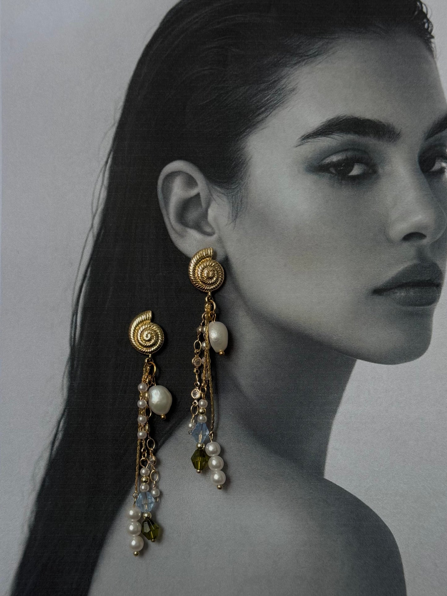Shelly Pearl Earrings