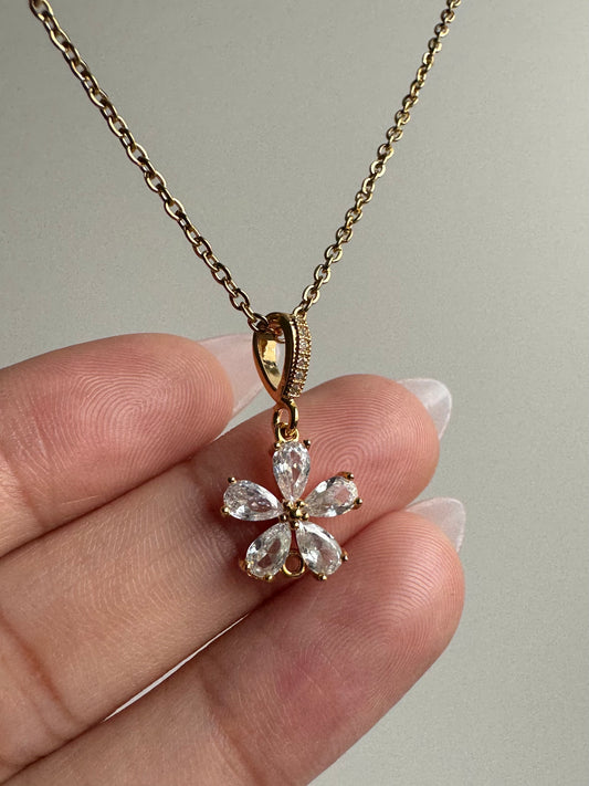 Dailaa Necklace