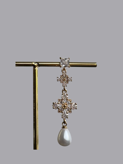 Verase Pearl Earrings